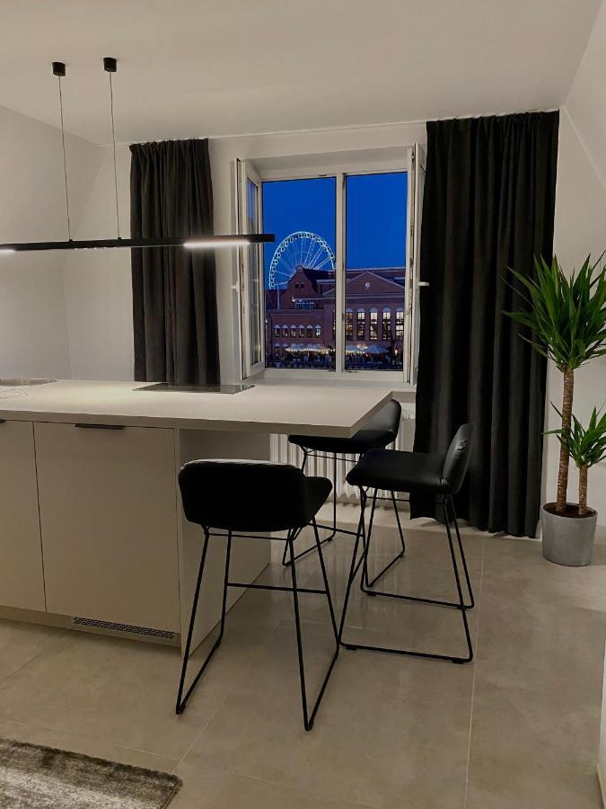 グダニスクApartament West - Targ Rybnyアパートメント エクステリア 写真